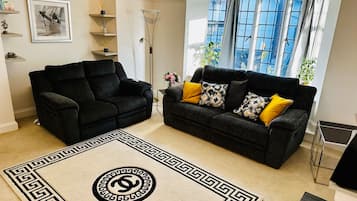 TV, fireplace, stereo