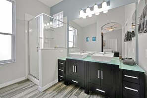 Shower, hair dryer, towels