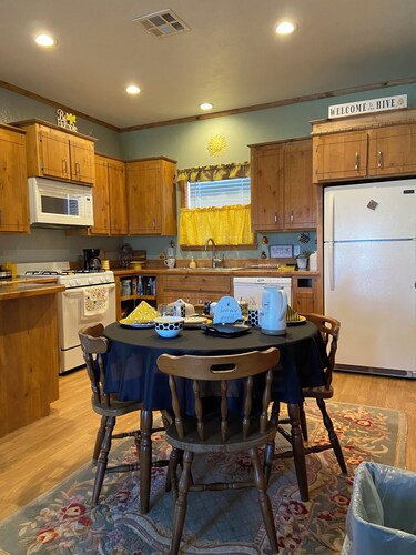 Quaint, handicap accessible house in serene Lehigh, classified as a ghost town.