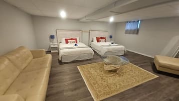 4 slaapkamers, een strijkplank/strijkijzer, wifi, beddengoed