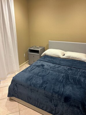 4 dormitorios, tabla de planchar con plancha, wifi gratis y ropa de cama