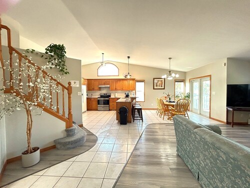 Cozy Cove Retreat | 6BR | 4BA | 2Kit | AC | BBQ