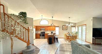 Cozy Cove Retreat | 6BR | 4BA | 2Kit | AC | BBQ