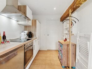 Fridge, dishwasher, cookware/dishes/utensils