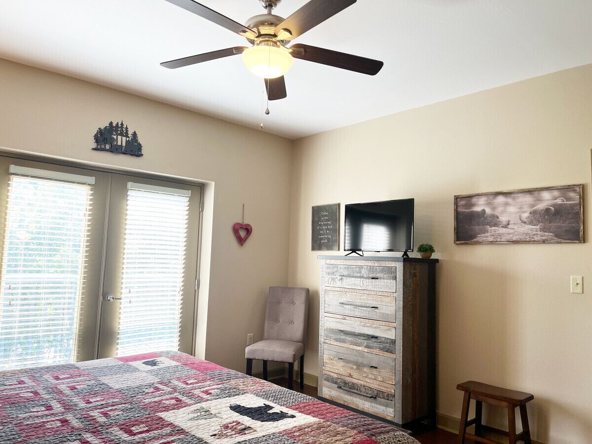 1 habitación, escritorio, tabla de planchar con plancha y wifi gratis 