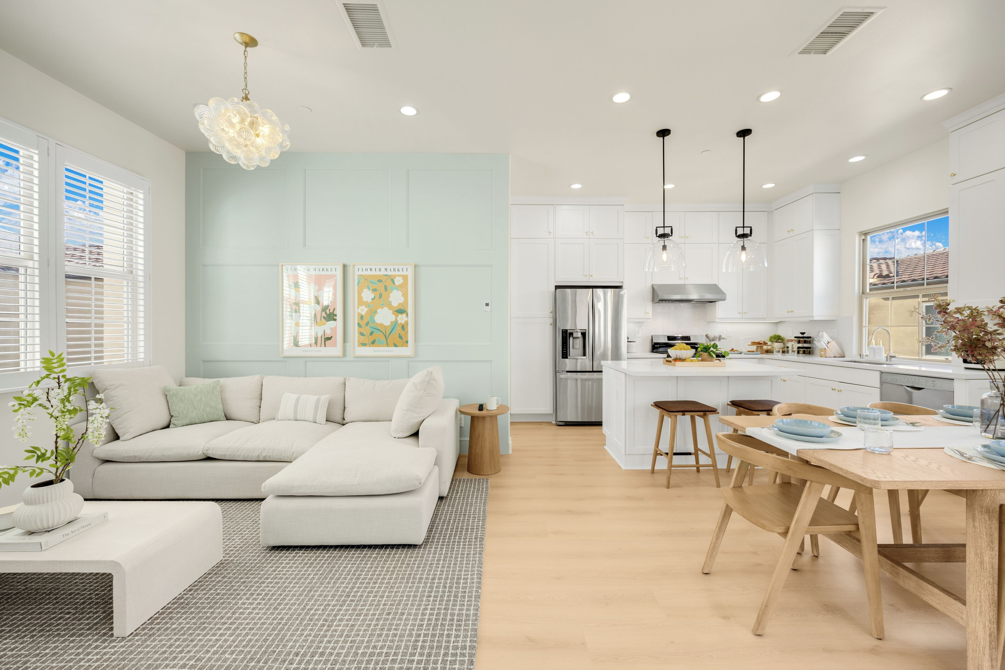 Smart-TV, Bücher, Arbeitsbereiche, Computerbildschirme