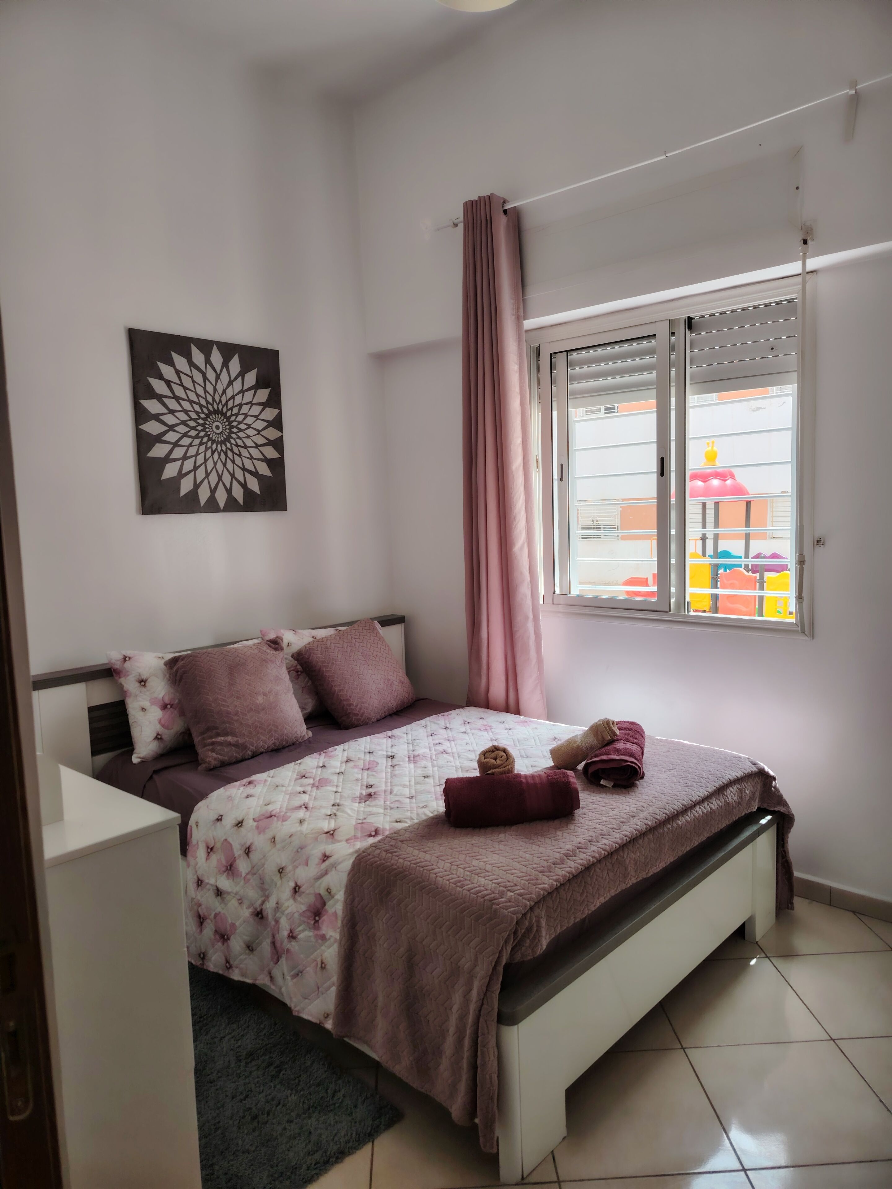 2 makuuhuonetta, silitysrauta/-lauta, Wi-Fi, vuodevaatteet