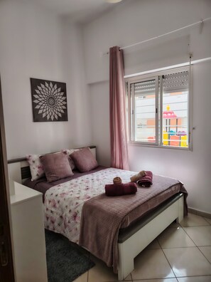 2 dormitorios, tabla de planchar con plancha, wifi y ropa de cama