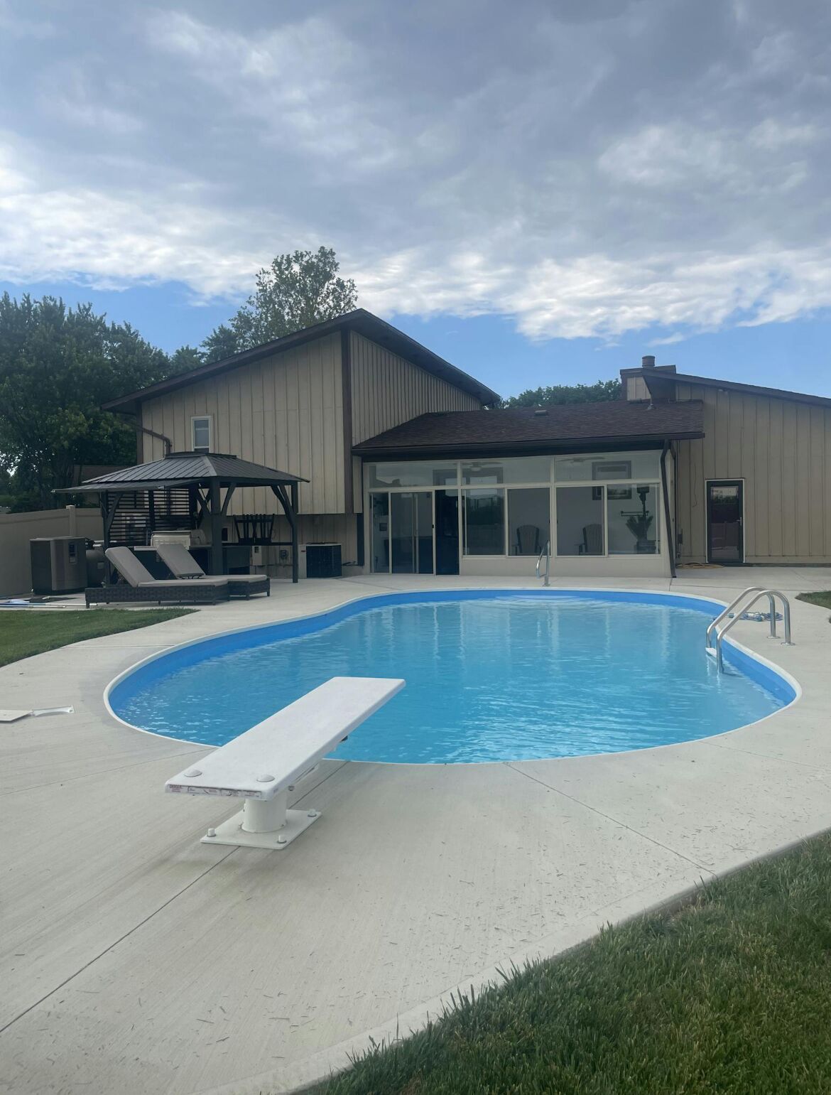 Outdoor pool, a heated pool