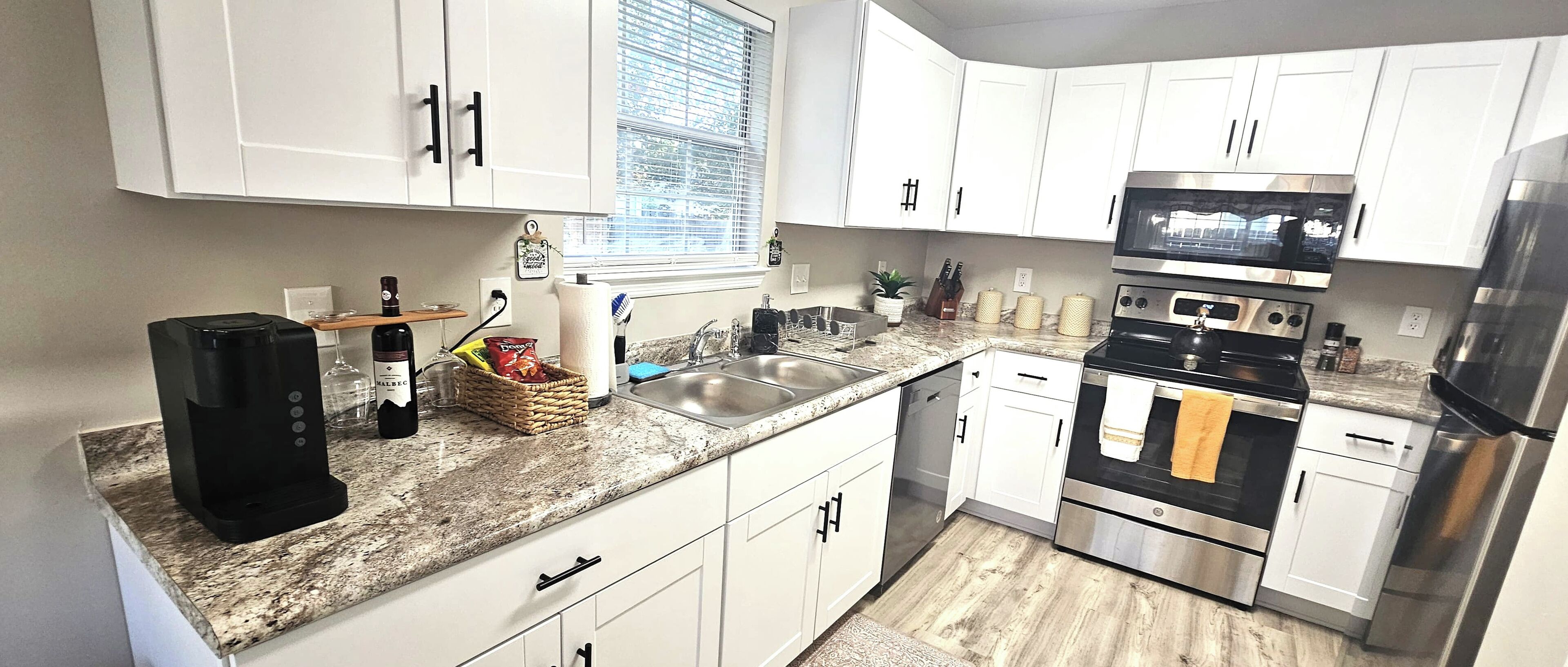 Micro-ondes, four, plaque de cuisson, lave-vaisselle