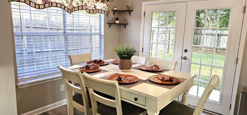 Serenity Escape 3-bedroom house / Pet-Friendly