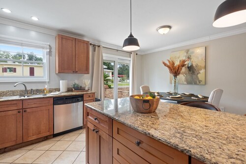 Downtown Ocean Springs Townhouse 3 bed/ 2.5 bath