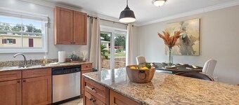 Downtown Ocean Springs Townhouse 3 bed/ 2.5 bath