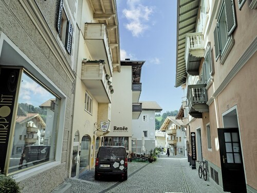 Stylische Ferienwohnung, wenige Meter zur Gondel