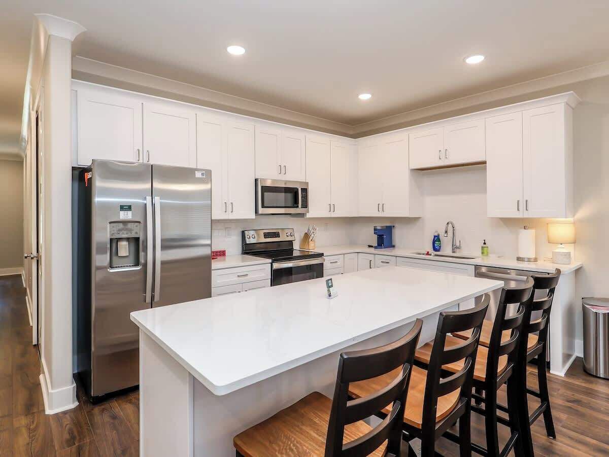 Refrigerador, microondas, horno, placa de cocina