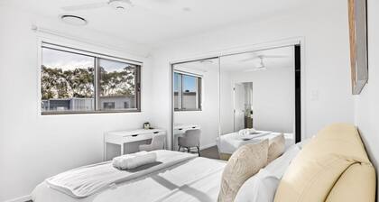 Brand-new 4beds home,Minutes from M1 & Local Shops