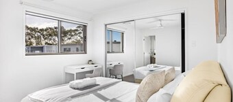 Brand-new 4beds home,Minutes from M1 & Local Shops