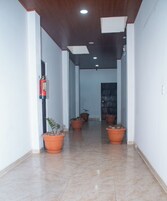 Quarto conforto | Área de estar | Smart TV 43 polegadas com canais digitais