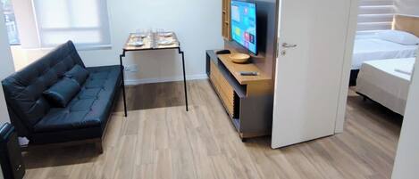 1 chambre, fer et planche à repasser, Wi-Fi, draps fournis