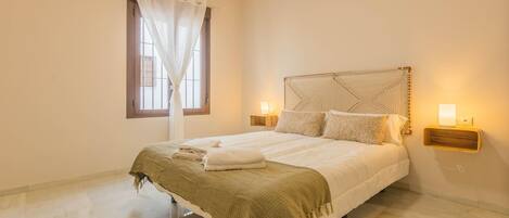 1 chambre, fer et planche à repasser, accès Internet, draps fournis