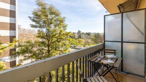 Outdoor dining - Apartment Al Medina Cordoba ⭐⭐⭐⭐ (Córdoba)