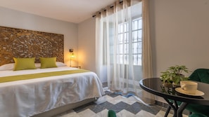2 chambres, fer et planche à repasser, accès Internet, draps fournis