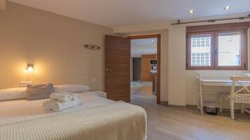 2 slaapkamers, een strijkplank/strijkijzer, wifi