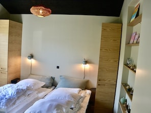 3 bedrooms, Internet