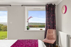 2 chambres, lit de bébé portatif, accès à Internet, literie fournie