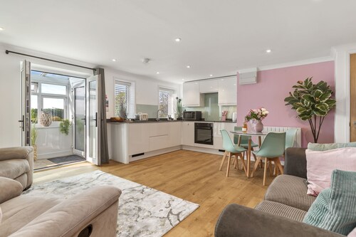 Stylish Rural Retreat with Countryside Views