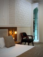 In-room safe, desk, laptop workspace, soundproofing