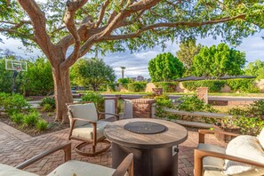 Outdoor dining - Luxury Arcadia Home Upper Deck (Phoenix)