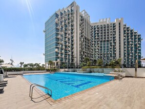 Outdoor pool, a heated pool - Stunning Studio w/Pool & Gym (Dubai)