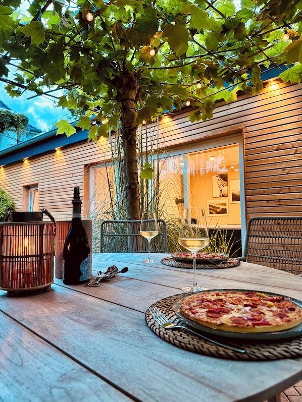 Outdoor dining - Gästehaus Grüne Oase - Im Zentrum von Minden (Minden)