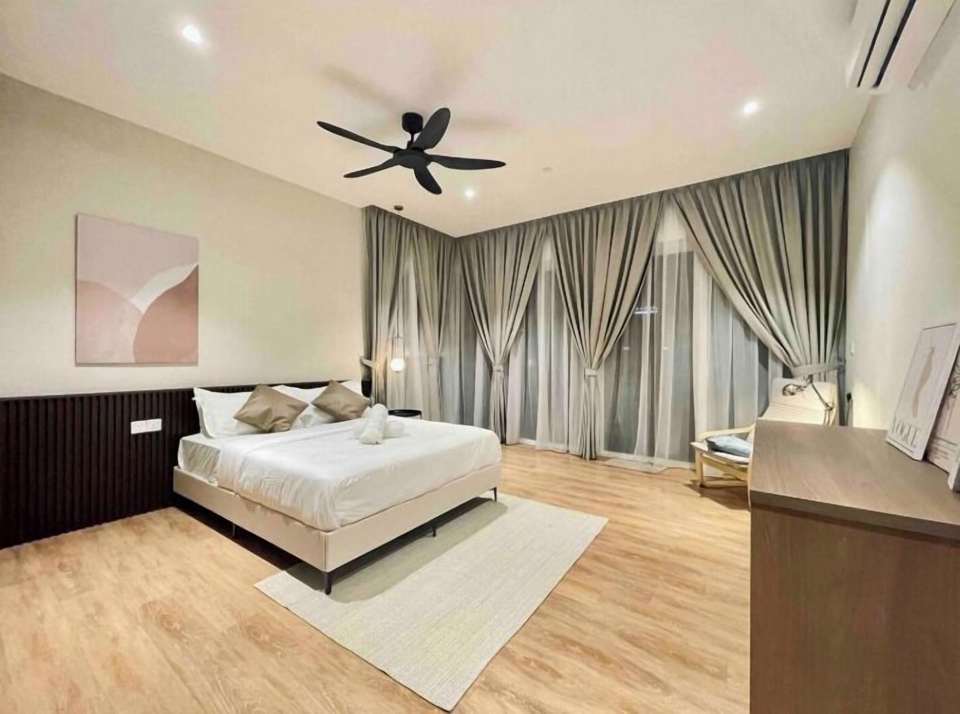 Individually decorated, individually furnished, desk, laptop workspace