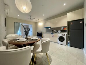 Executive Apartment | Dining room