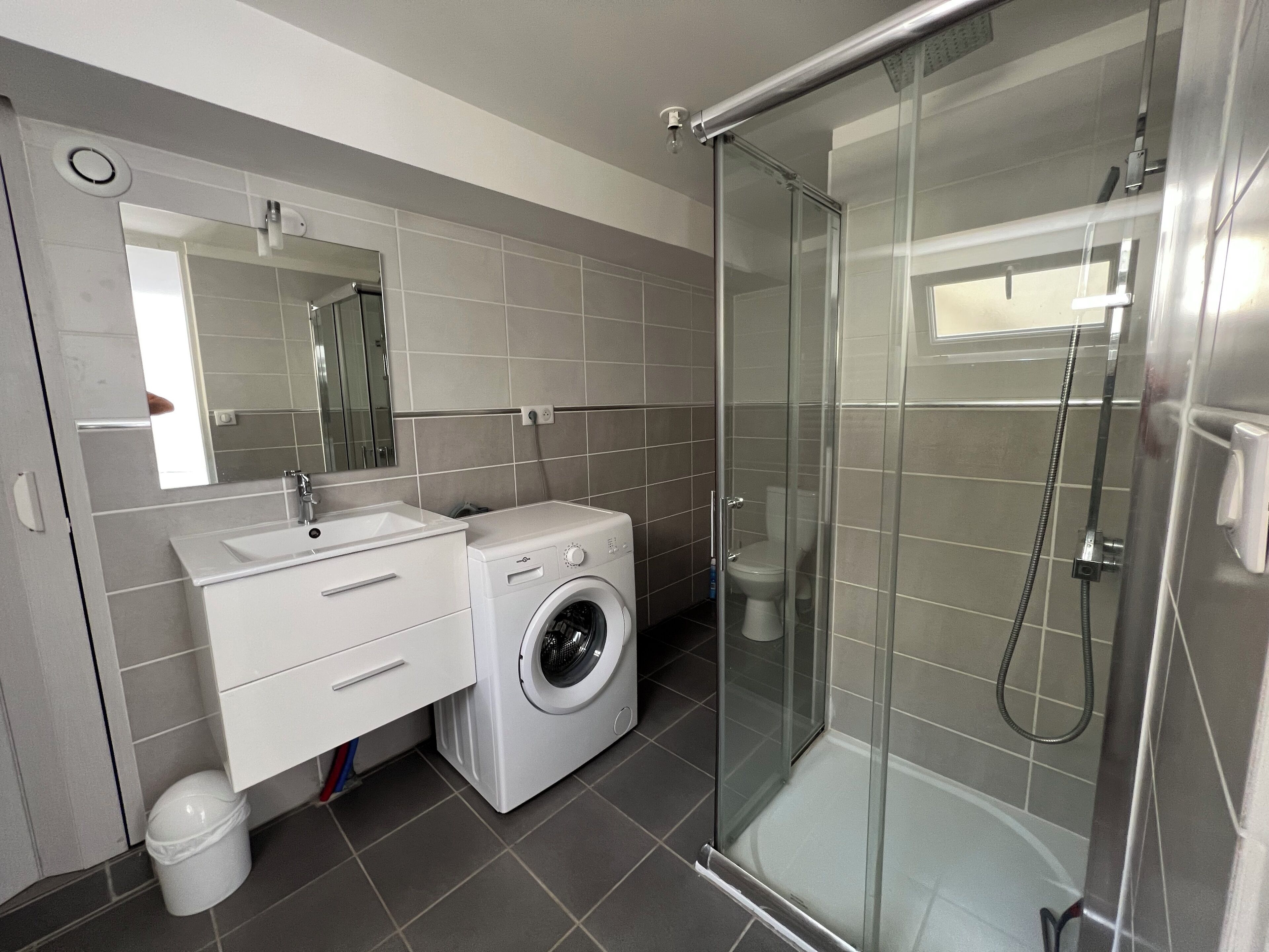 Chambre Triple Classique, non-fumeur, salle de bains privée