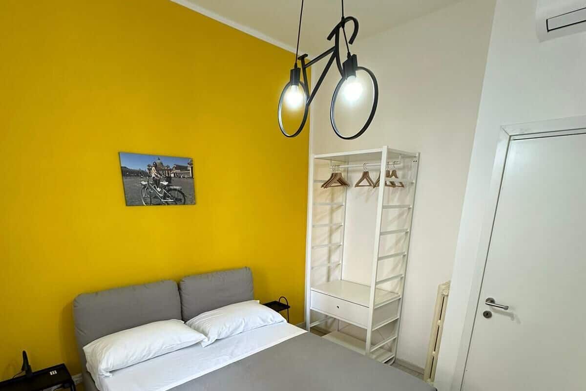 Deluxe Double Room, 1 Queen Bed, Non Smoking, Private Bathroom