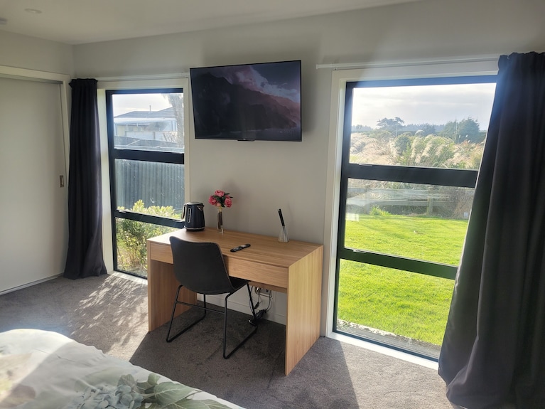 A Gem In Ascot Is Situated In Invercargill. - Invercargill