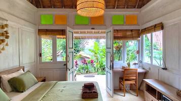 Kamar Double, pemandangan kebun | Brankas, meja kerja, ruang kerja ramah laptop, dan Wi-Fi gratis