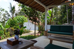 Dobbeltrom, hageutsikt | Balkong