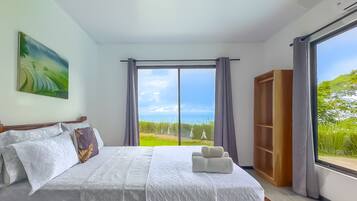 3 bedrooms, blackout curtains, iron/ironing board, free WiFi