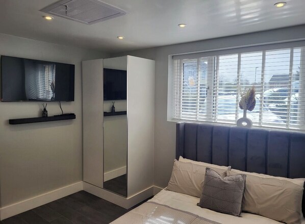 Strygejern/strygebræt, Wi-Fi, sengetøj