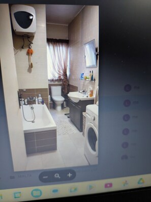Towels, soap, shampoo, toilet paper - Comfortable 2-bedroom apartment, sleeps up to 6, close to marina and nightlife. (QAWRA)