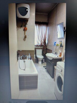 Towels, soap, shampoo, toilet paper
