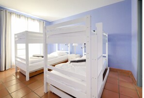 4 bedrooms, iron/ironing board, free WiFi, bed sheets - Luxury air-cond. villa with heated pool on the edge of Pont Royal Golf - 12 beds (Mallemort)