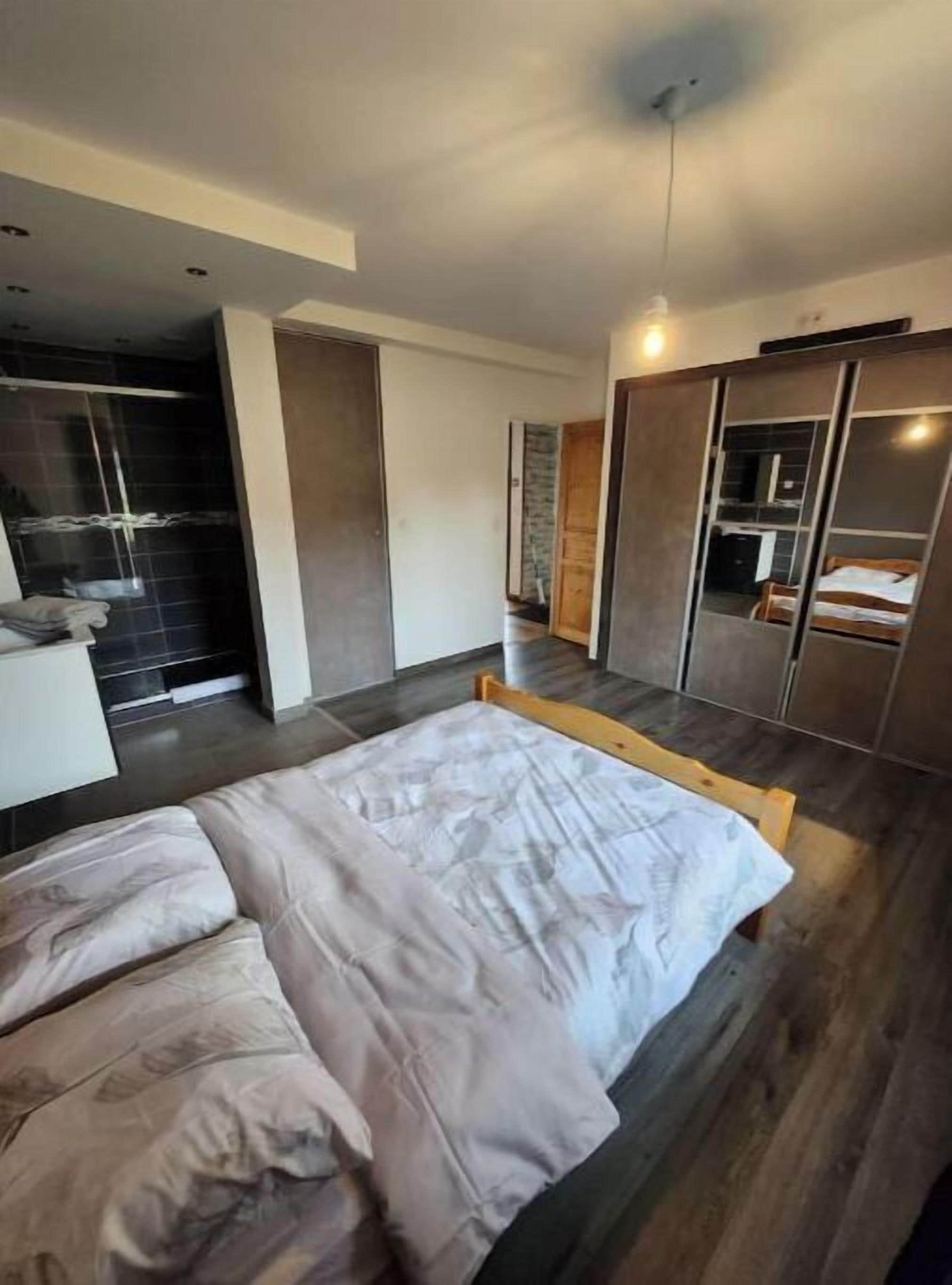 4 soverom, strykejern/-brett, wi-fi og sengetøy