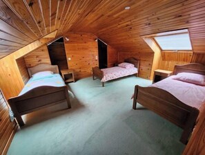 4 chambres, fer et planche à repasser, Wi-Fi, draps fournis