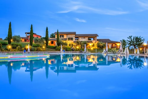 Residence with private beach in Talamone