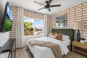 4 bedrooms, iron/ironing board, travel crib, free WiFi